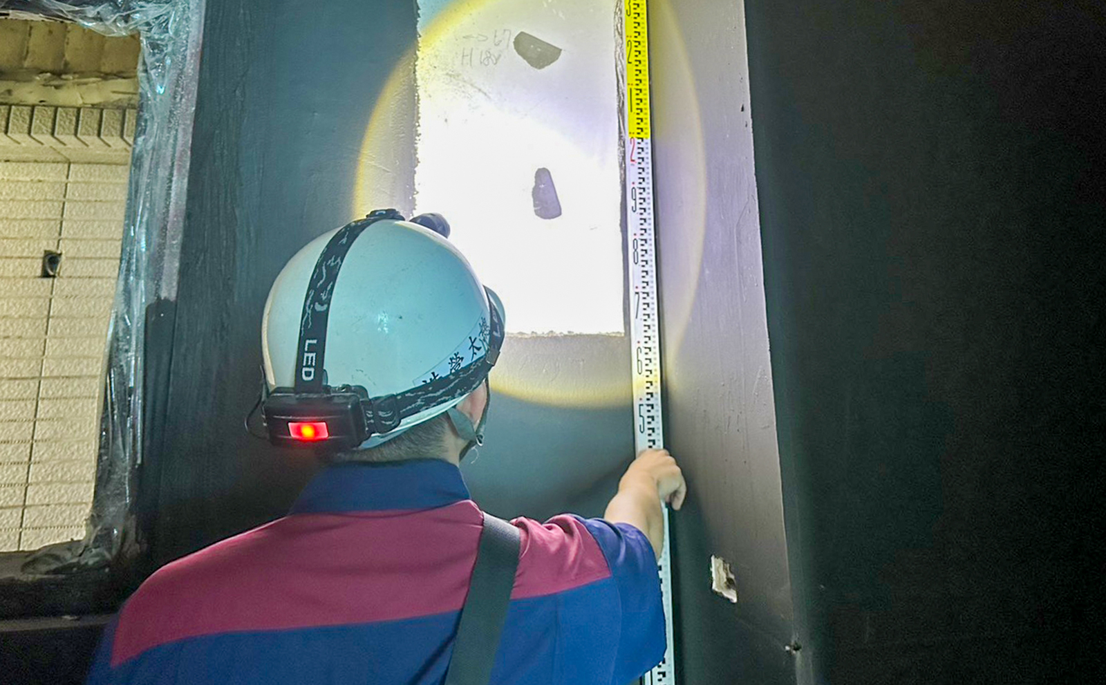 7F浴室進行防水施作與高度查驗，濕區施作RA3工位置頂
