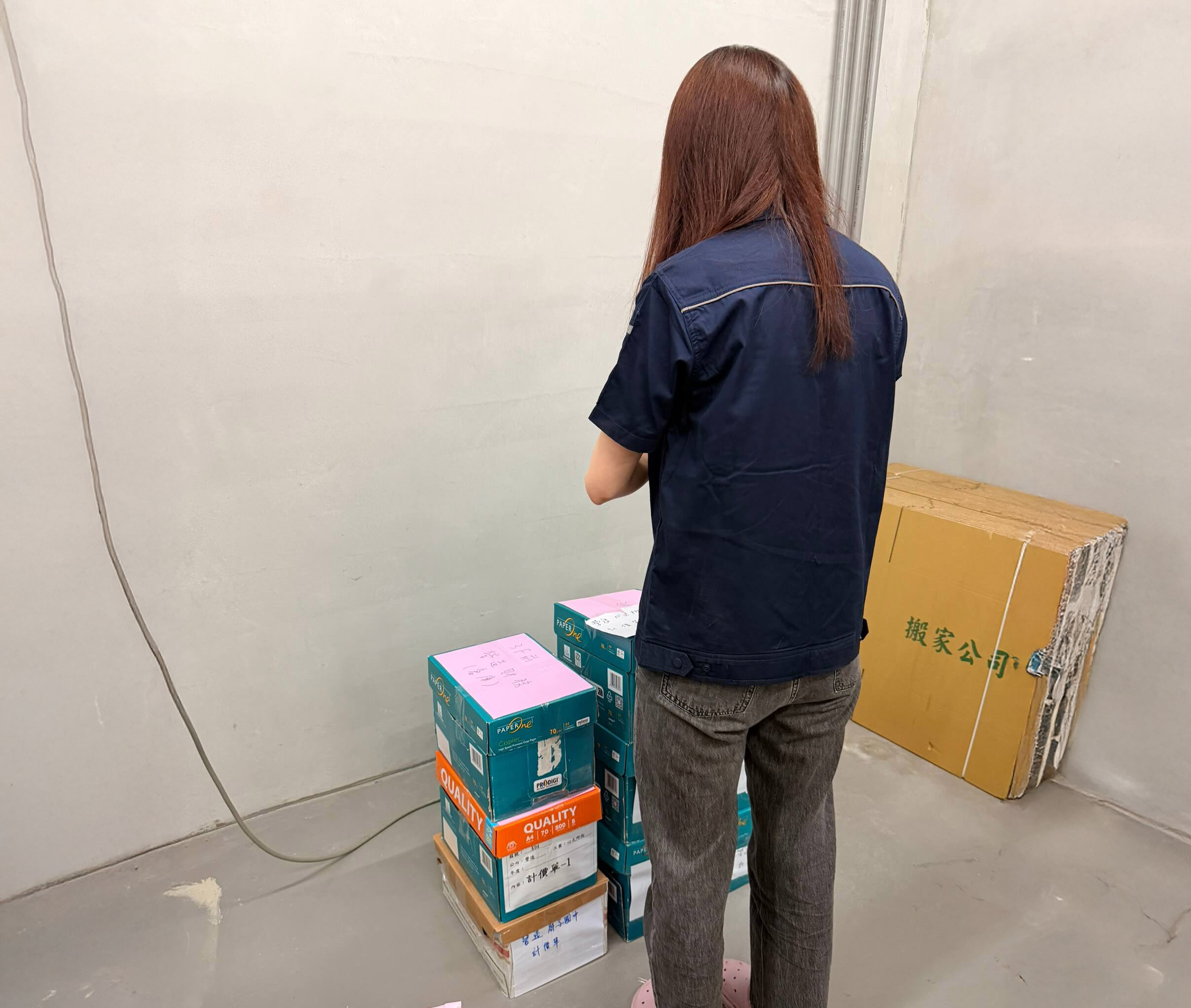 財務部同仁大整理倉庫，確保資料井然有序