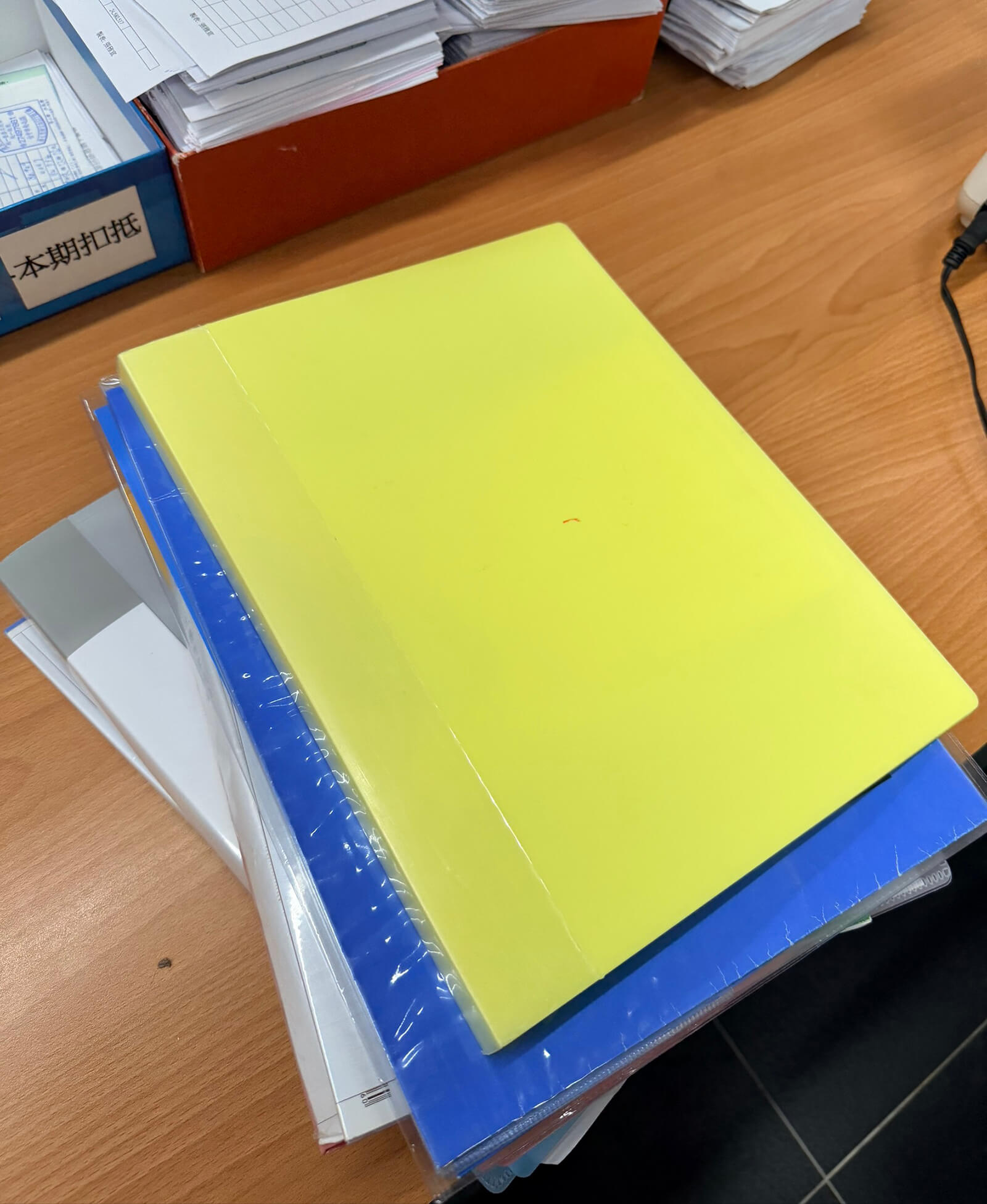 審核各工地零用金開支與計價單，執行匯款檔案上傳與出納核銷