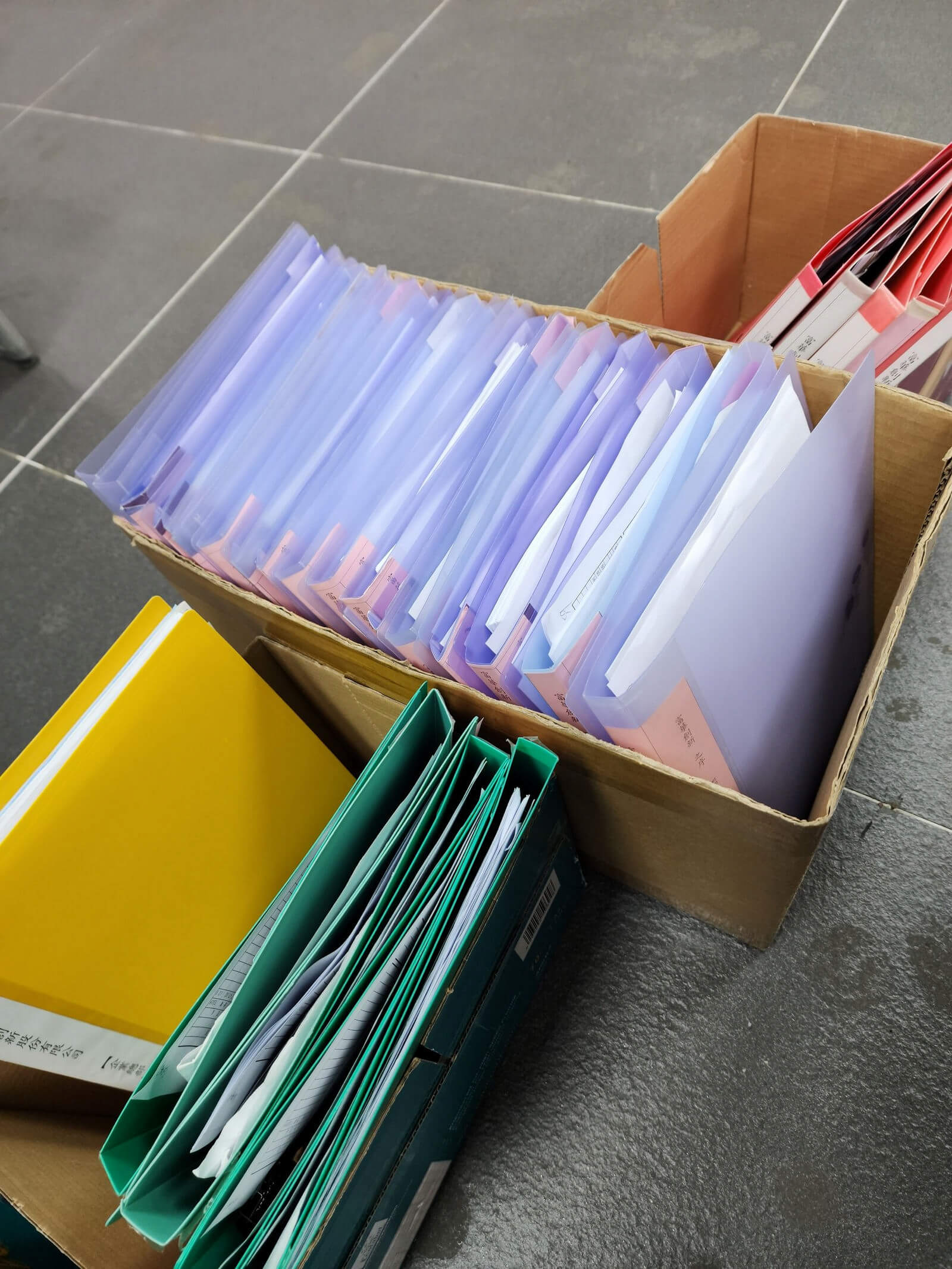 財務部同仁逐筆審核計價資料與統一發票，落實內部控制