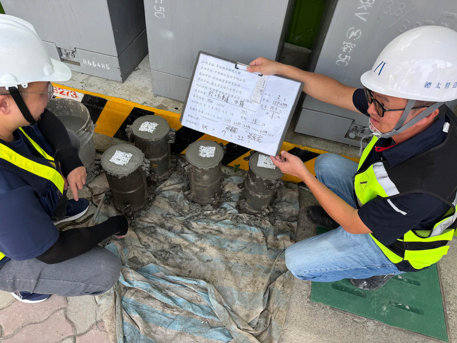 水箱底板與牆體頂板一次澆置，徹底消除二次施工縫弱面