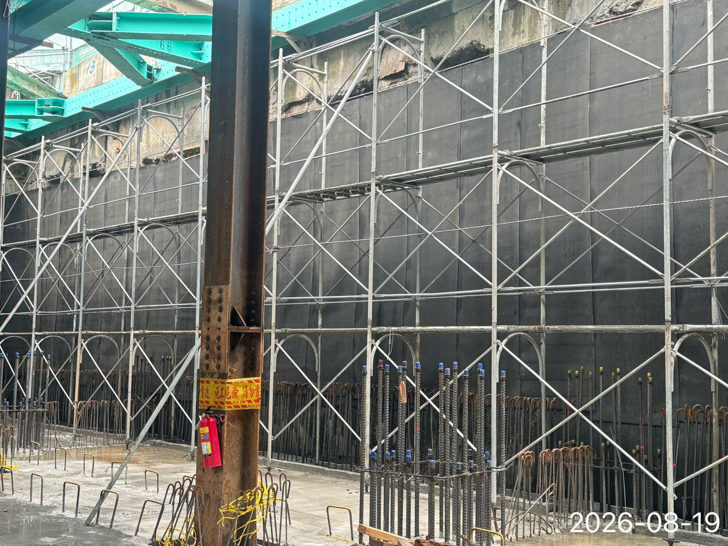 永富好室會同監造及耐震技師辦理鋼筋材料進場規格查驗與取樣