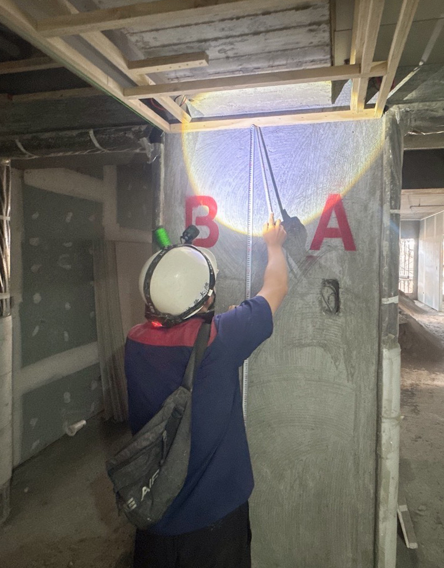 10F 梯廳天花板施作前檢討電梯框及條燈交介面，骨料完成後再次檢驗