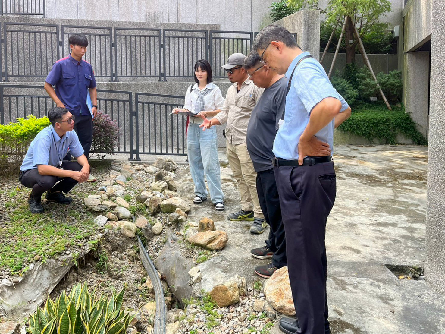 客服部會同營造團隊及專業植栽廠商至心之所向社區現勘，交流園藝維護經驗