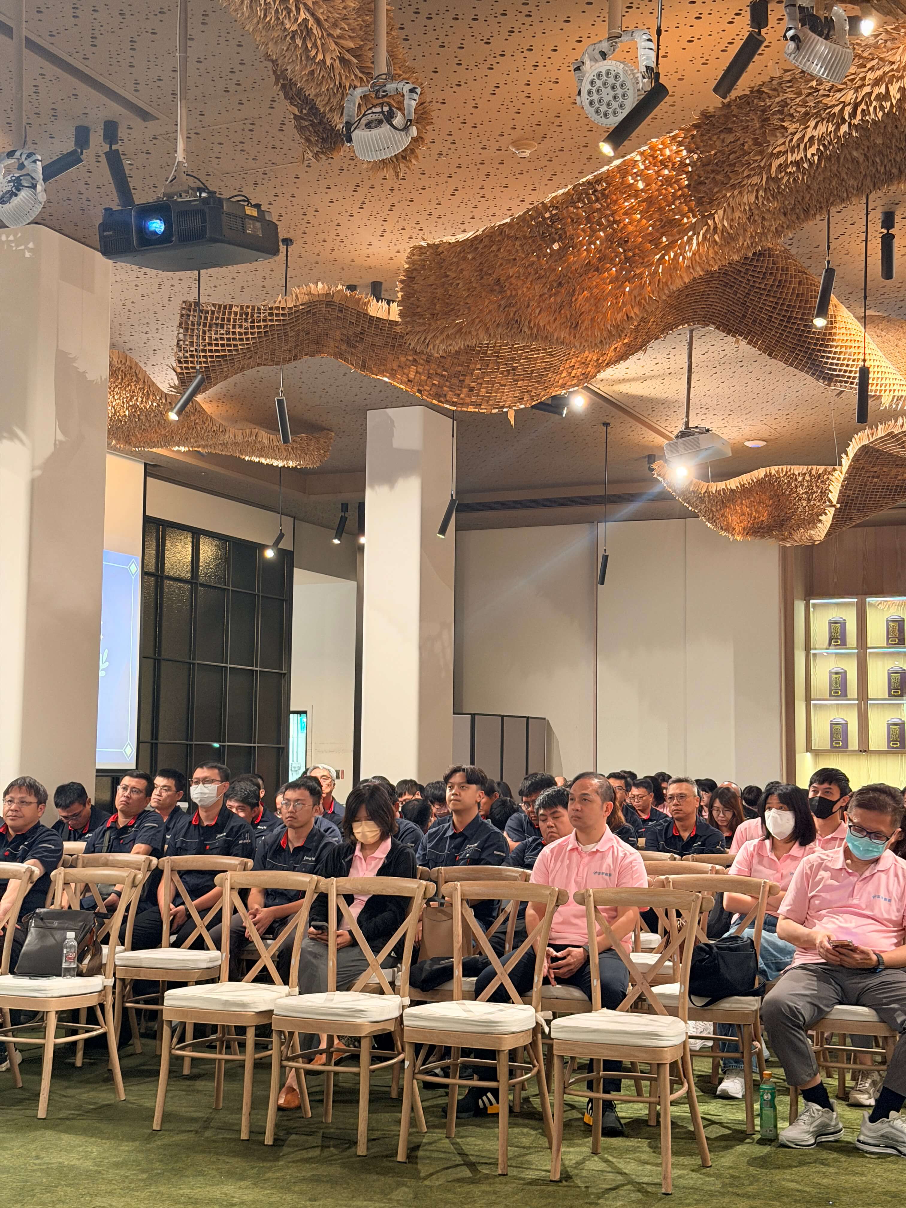 主管於月會中勉勵期許並分享心得提升全體團隊工作士氣